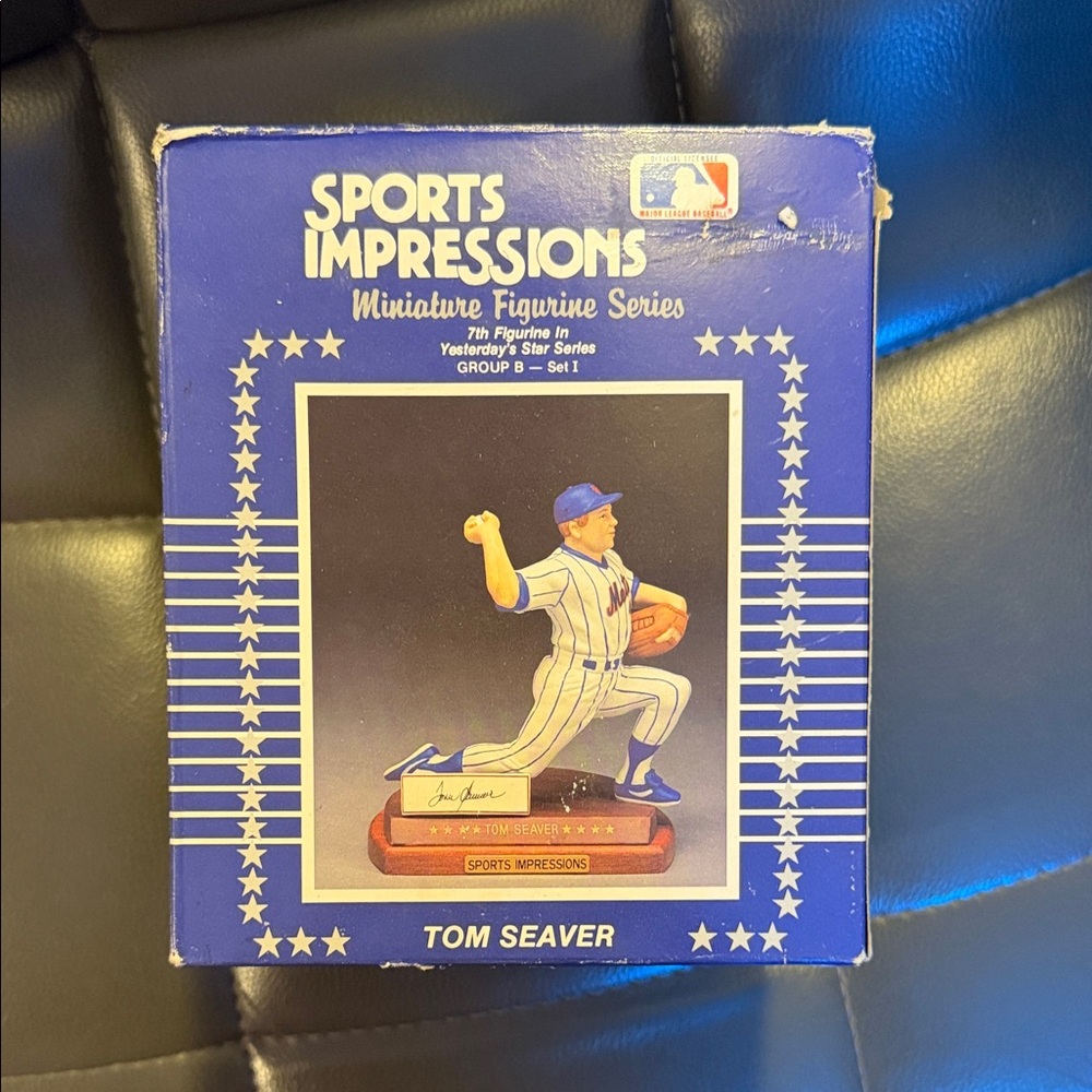Sports Impressions Tom Seaver Figurine